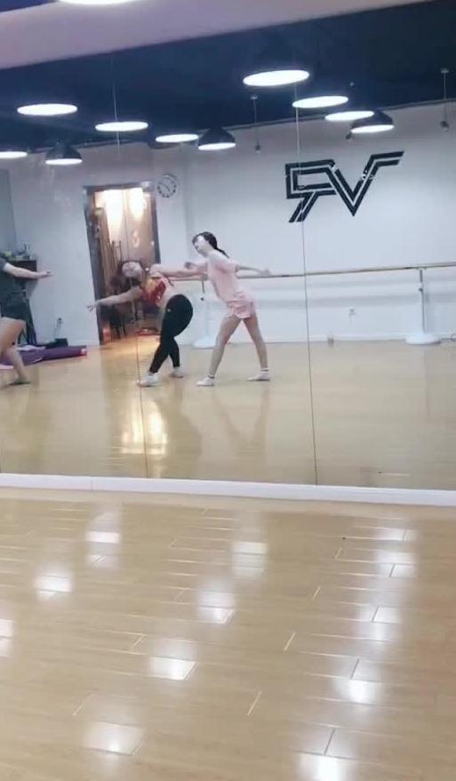 跳舞原视频吃瓜,揭秘跳舞原视频背后的趣味故事