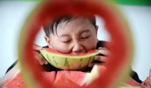 梦与死人分着吃瓜,与逝者共享瓜果之缘