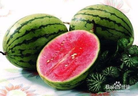 吃小吊瓜西瓜,小吊瓜西瓜，甜蜜滋味尽享清凉