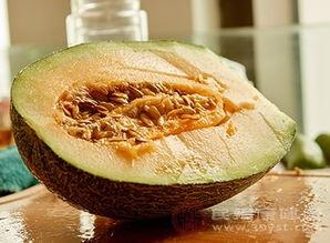 哈密瓜能不能加热再吃呢,哈密瓜加热后食用是否安全探讨